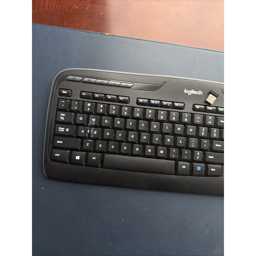 Logitech Wireless Keyboard - Picture 3 of 4